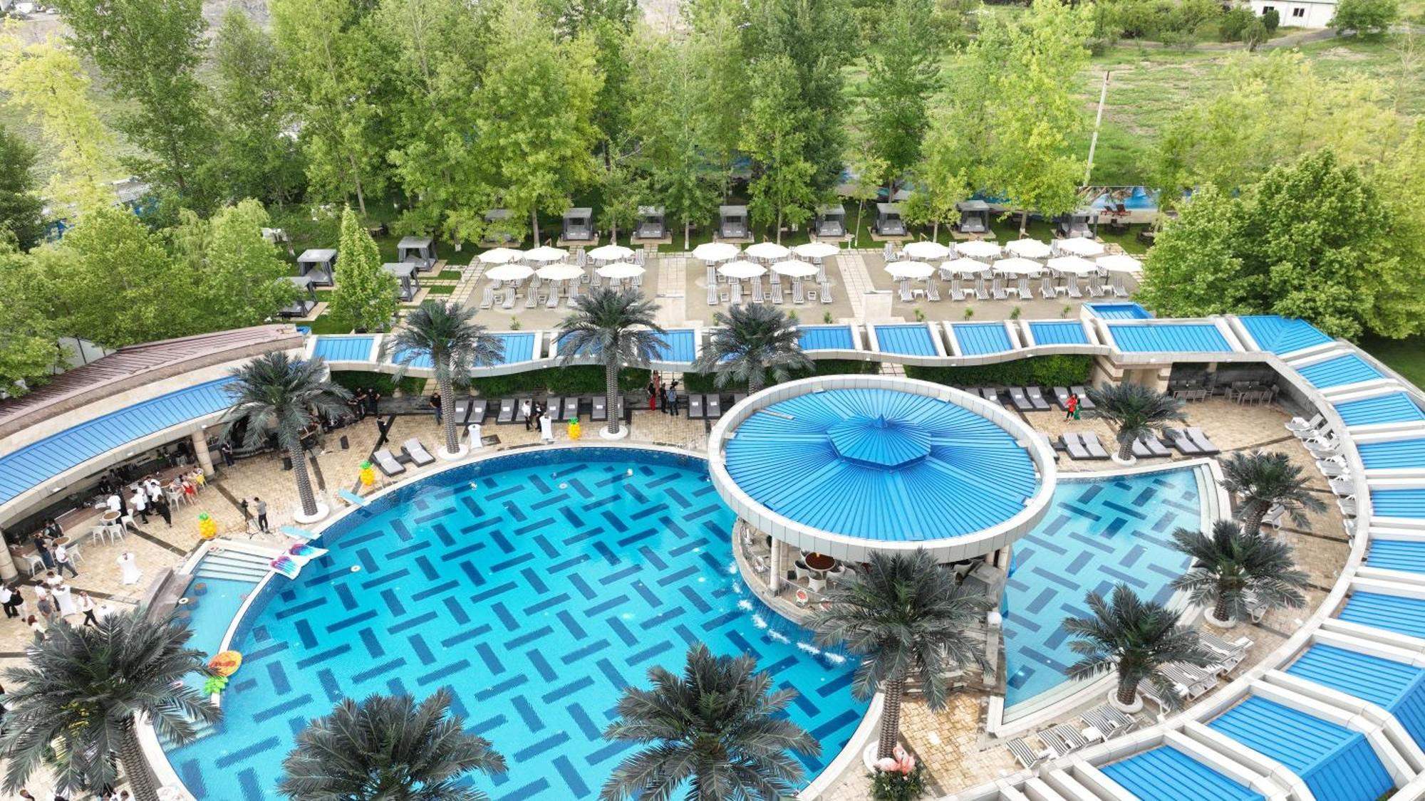 Multi Grand Pharaon Hotel Ptghni エクステリア 写真