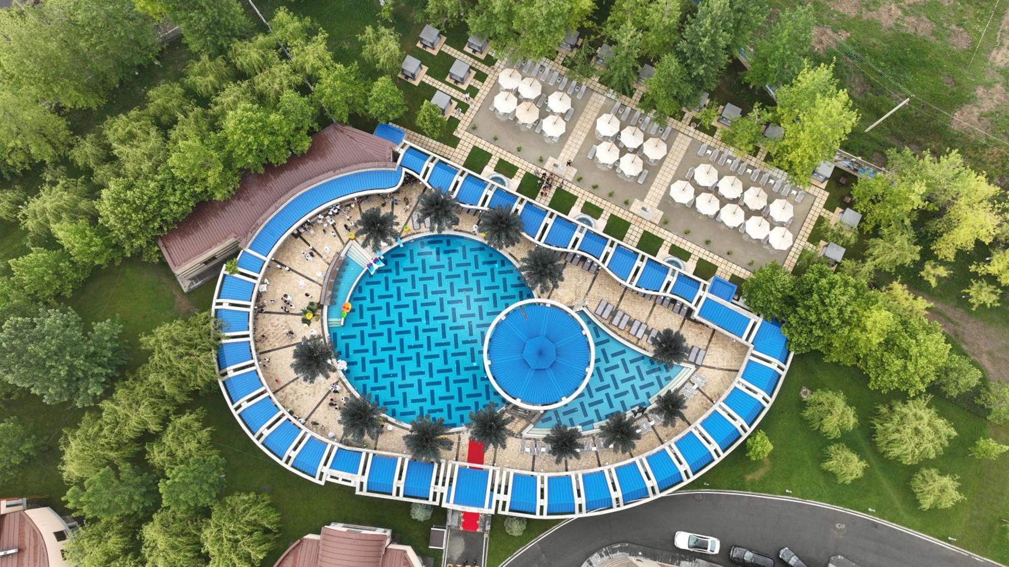 Multi Grand Pharaon Hotel Ptghni エクステリア 写真