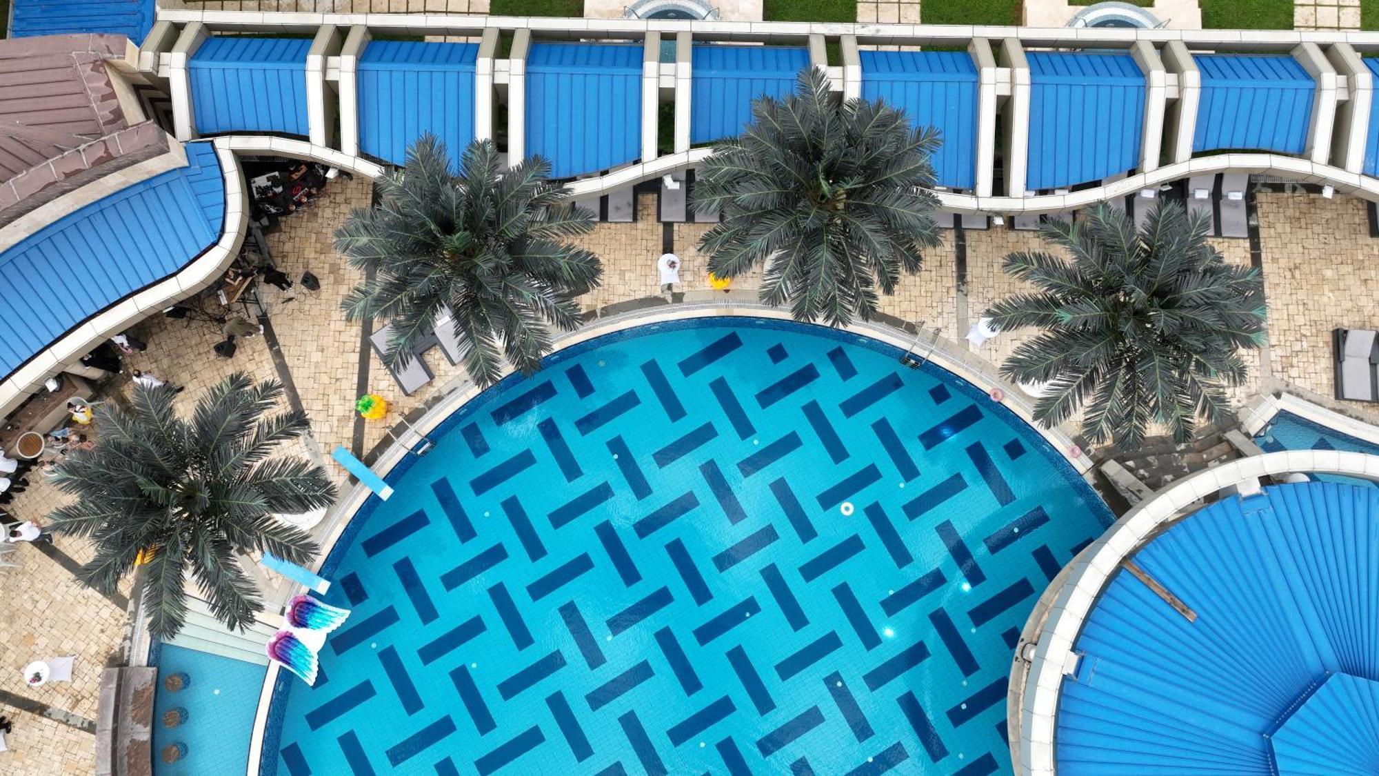 Multi Grand Pharaon Hotel Ptghni エクステリア 写真