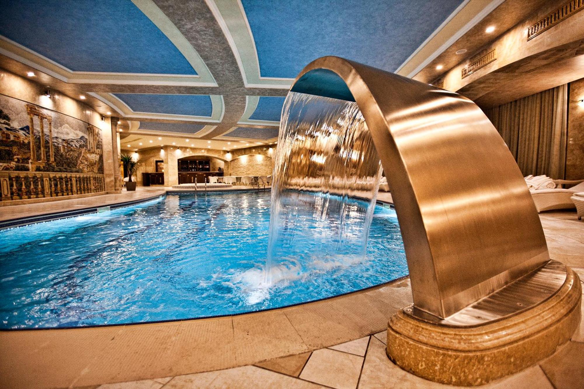 Multi Grand Pharaon Hotel Ptghni エクステリア 写真