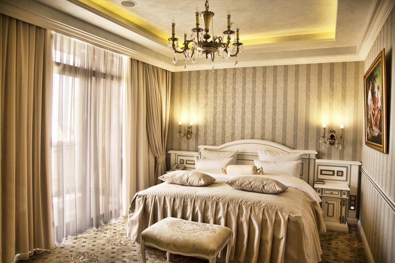 Multi Grand Pharaon Hotel Ptghni エクステリア 写真