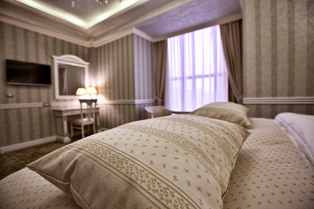 Multi Grand Pharaon Hotel Ptghni エクステリア 写真