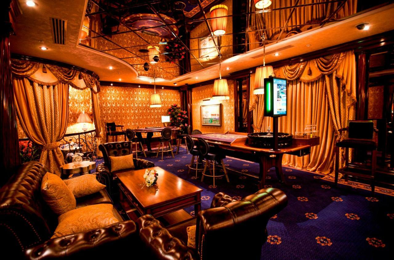 Multi Grand Pharaon Hotel Ptghni エクステリア 写真