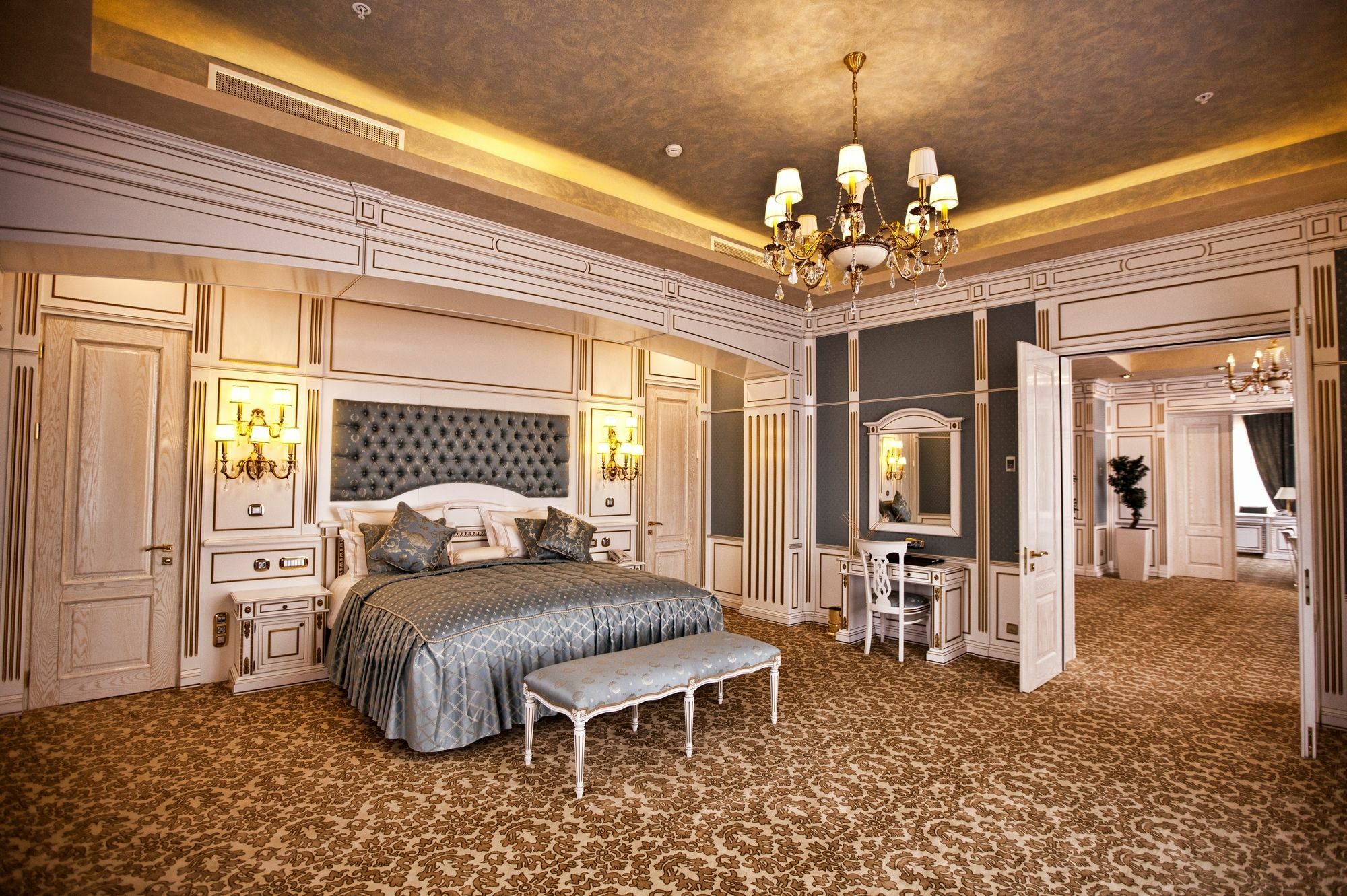 Multi Grand Pharaon Hotel Ptghni エクステリア 写真