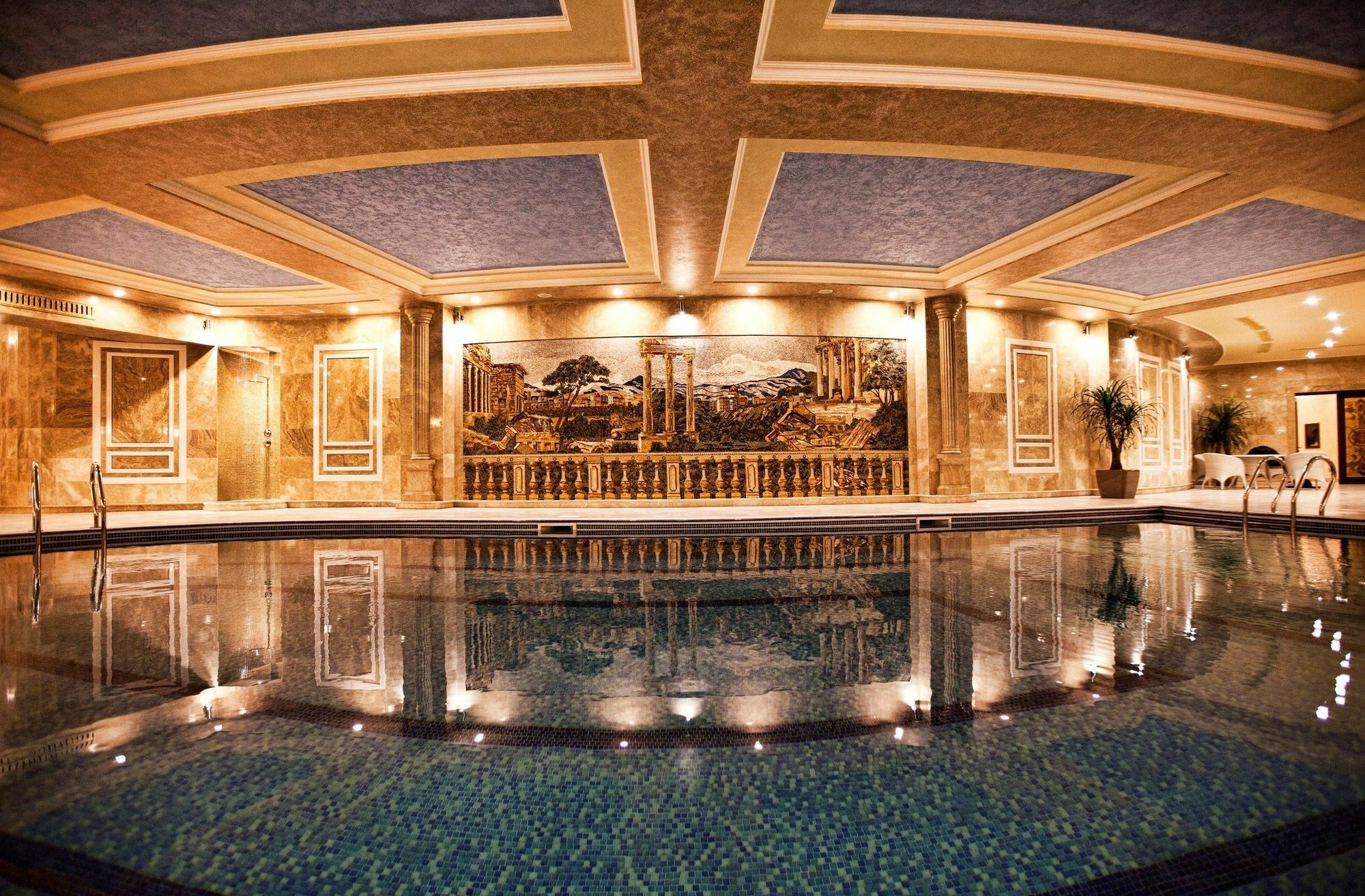 Multi Grand Pharaon Hotel Ptghni エクステリア 写真