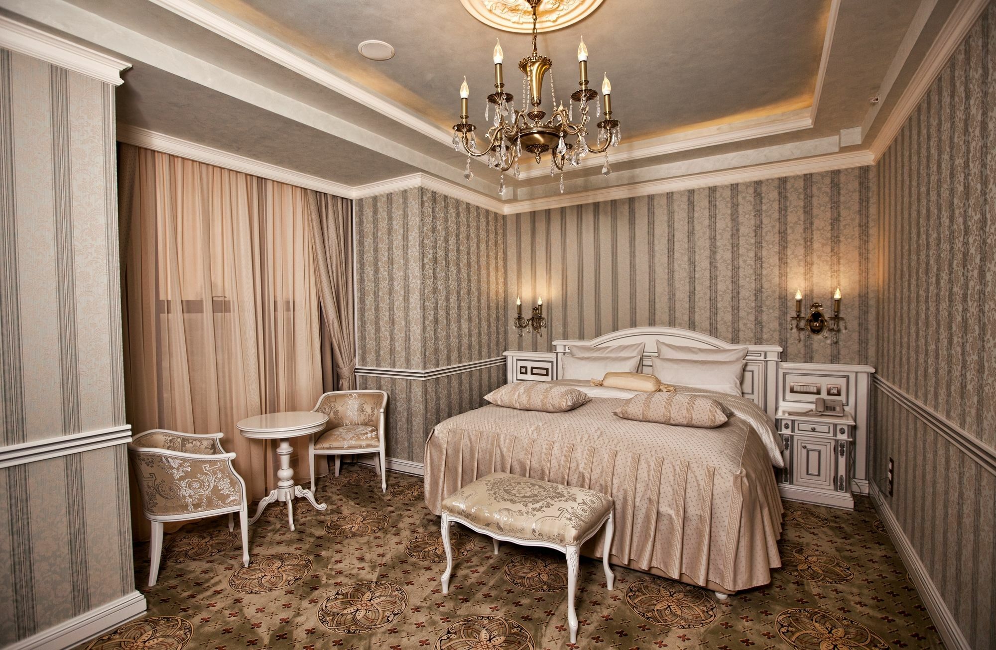 Multi Grand Pharaon Hotel Ptghni エクステリア 写真