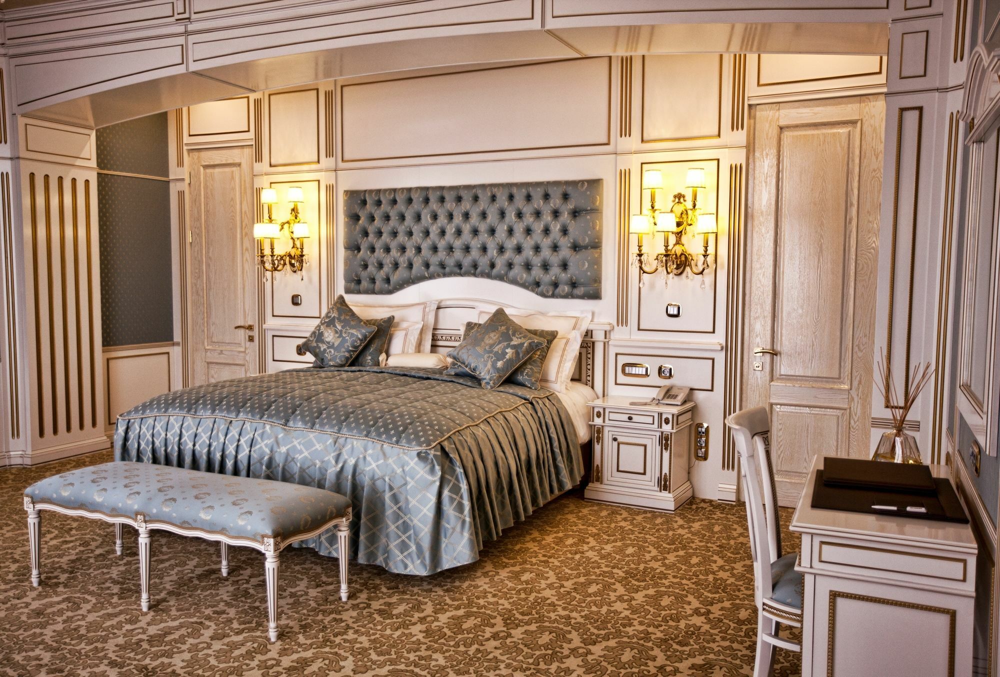 Multi Grand Pharaon Hotel Ptghni エクステリア 写真