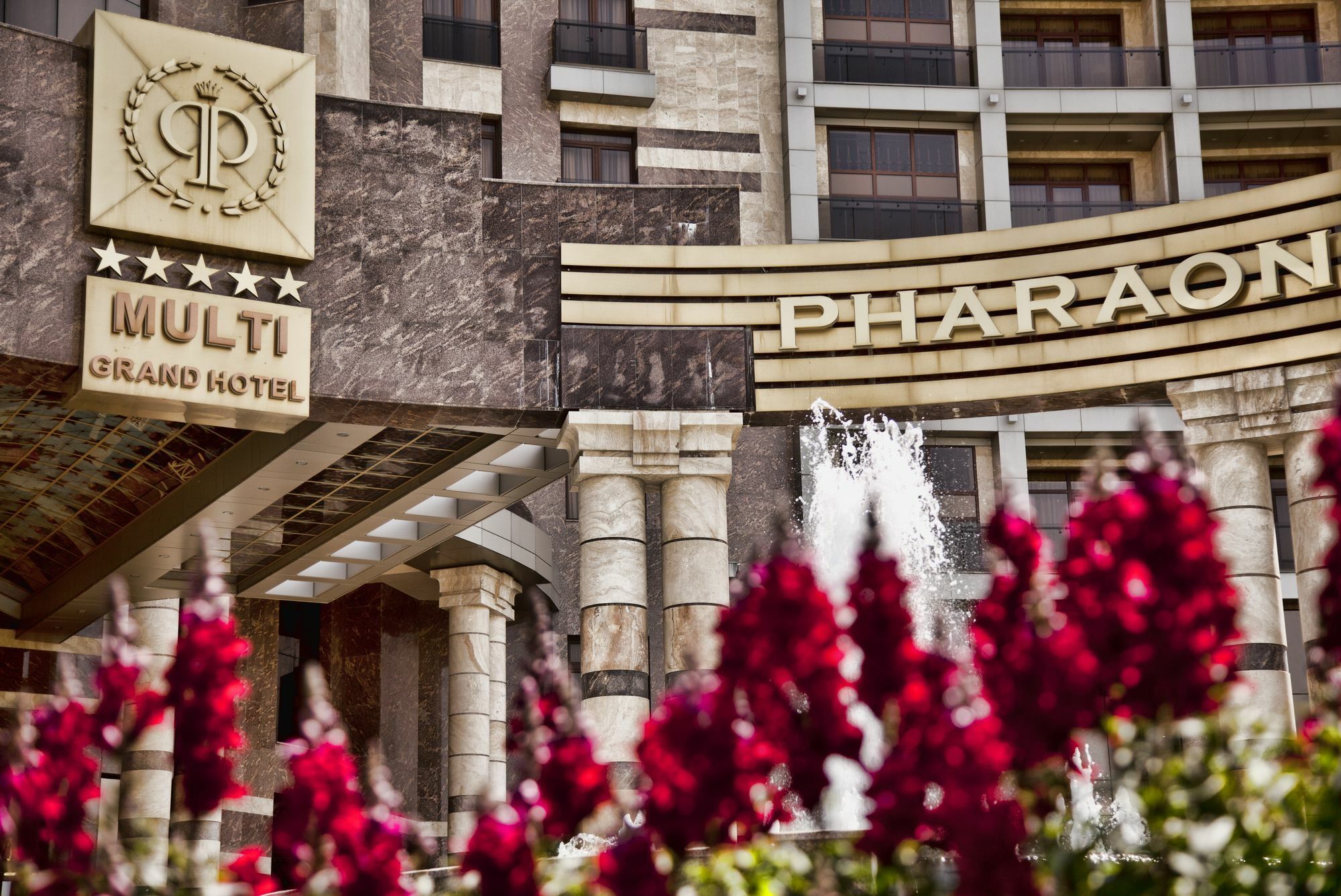 Multi Grand Pharaon Hotel Ptghni エクステリア 写真