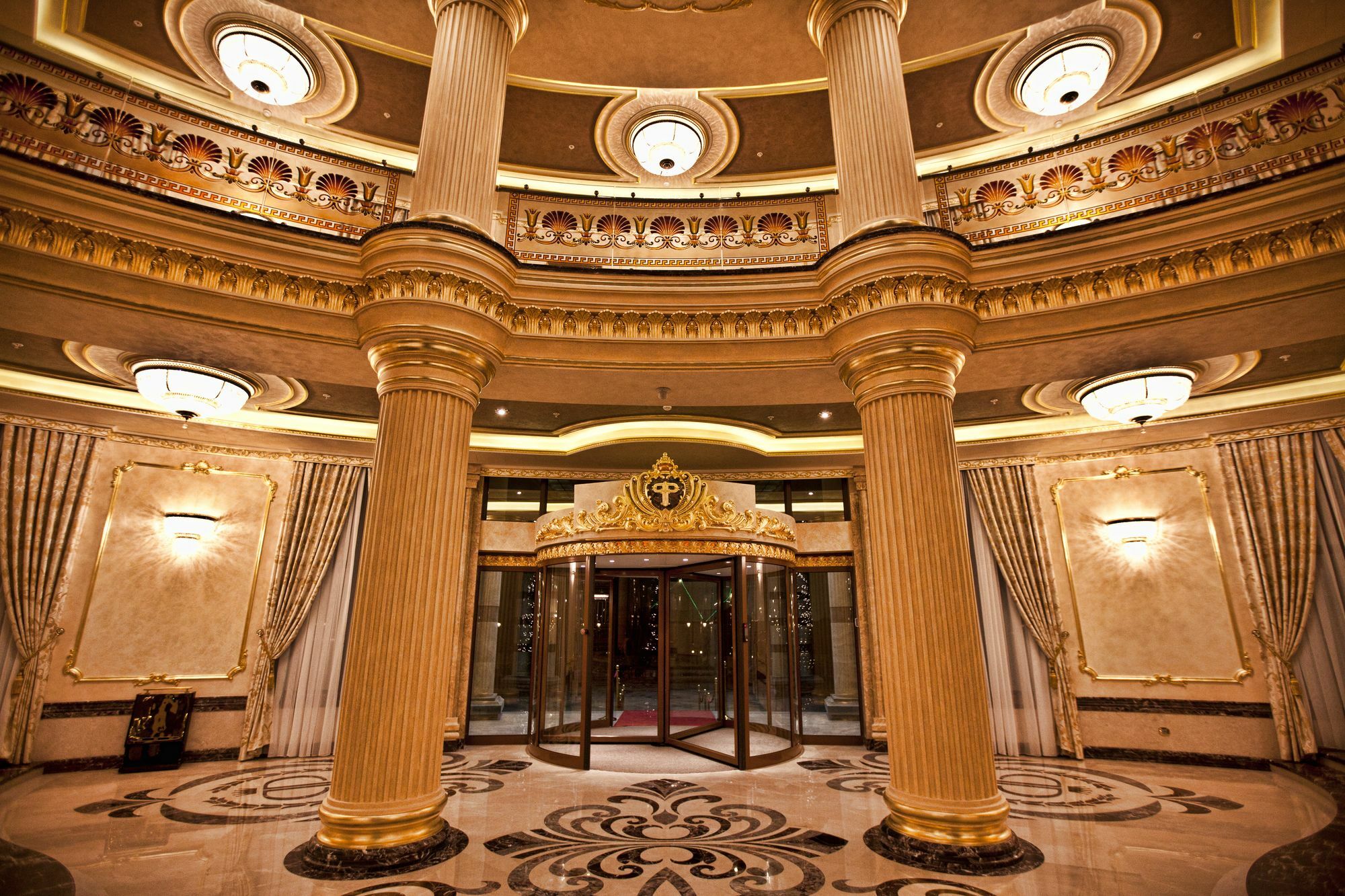 Multi Grand Pharaon Hotel Ptghni エクステリア 写真